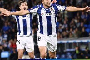 开云体育-包含皇家马德里训练开放日，关键时刻临场应变引欢呼，NBA季后赛在即，团队化学反应显著的词条